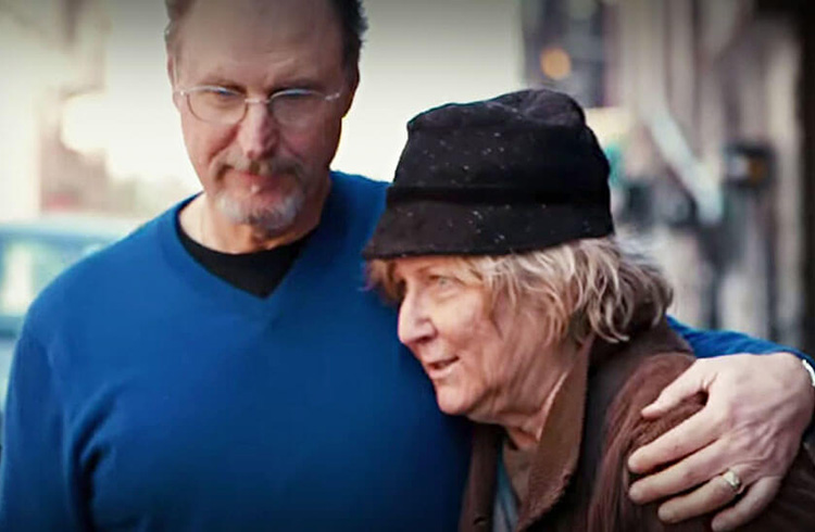 Man Walks Past His Wife Of 35 Years On The Street And Did Not Recognize Her