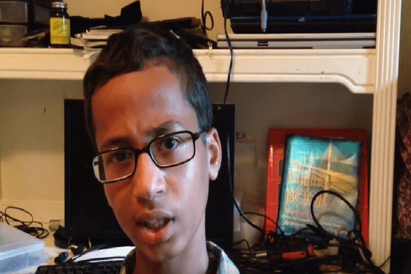 Teen Makes Clock for School That is Mistaken for Bomb Teen Makes Clock for School That is Mistaken for Bomb