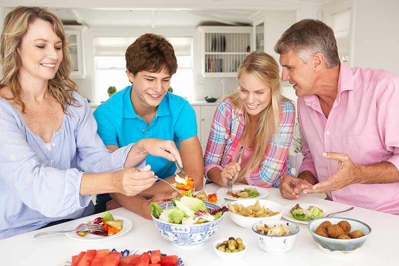 How Asking 5 Questions Helped Me Eat Dinner With My Kids How Asking 5 Questions Helped Me Eat Dinner With My Kids